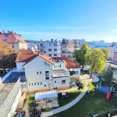 Schanz - Quietly Oriented - Private Parking - Balcony 布拉迪斯拉发 外观 照片